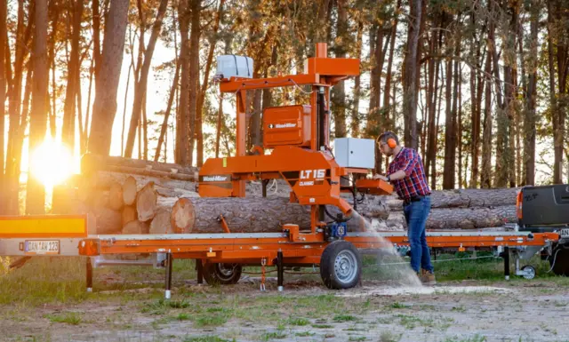 Wood-Mizer LT15 Wide Båndsagbruk 7,5kW på 4 batteri 