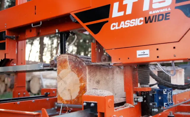 Wood-Mizer LT15 Wide Båndsagbruk 7,5kW på 4 batteri 